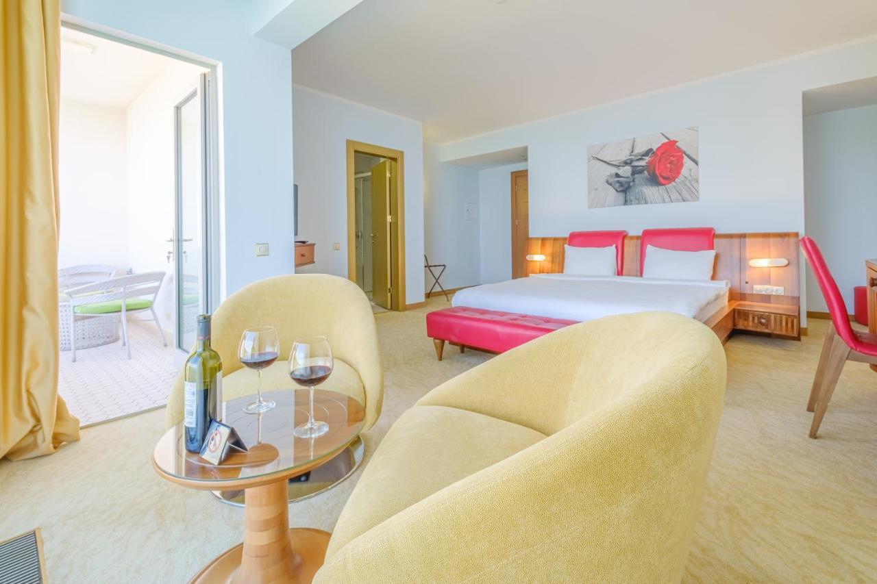 Castello Mare All Inclusive Resort Batumi Esterno foto