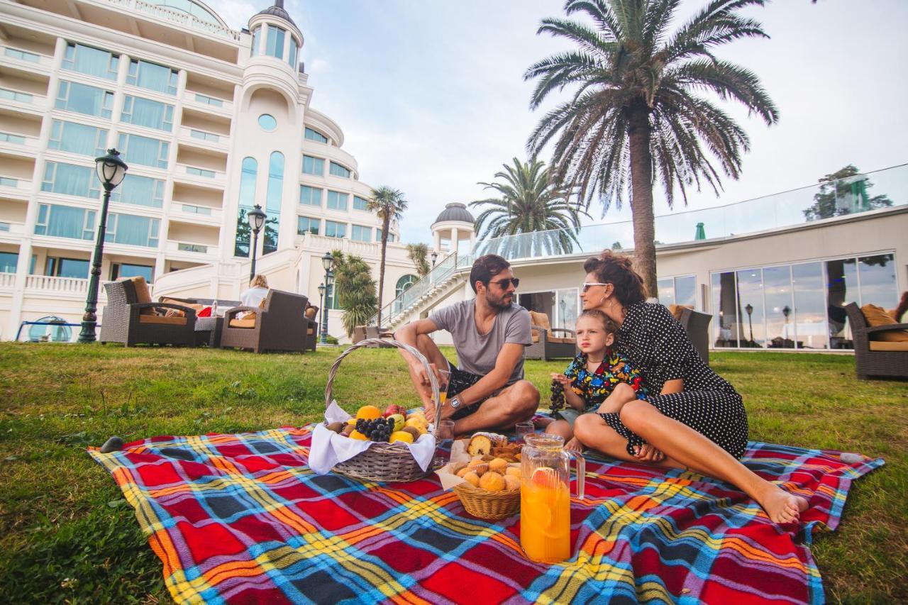 Castello Mare All Inclusive Resort Batumi Esterno foto